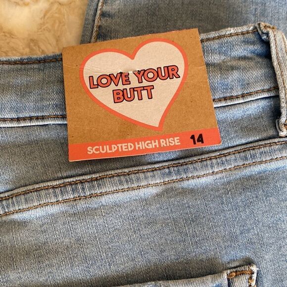 NWT Forever 21 Sculpted High Rise Skinny Light Wash Distressed Jeans - Picture 9 of 14